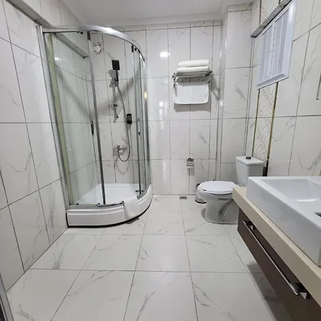 Leopard Gazde/Camere de închiriat Edirne